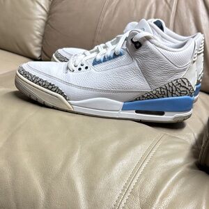 Nike Air Jordan 3 Retro UNC Sneakers in Valor Blue and White Size 12